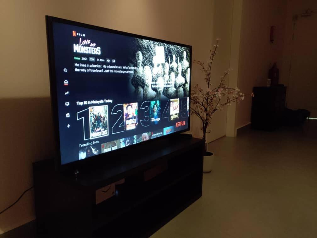 Cozy Studio Unit,Cyberjaya,Wifi, Netflix,Free Parking Exterior photo