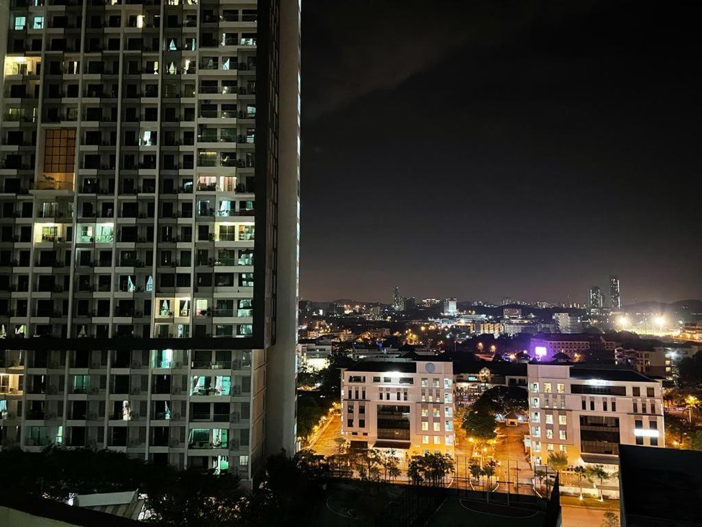 Cozy Studio Unit,Cyberjaya,Wifi, Netflix,Free Parking Exterior photo