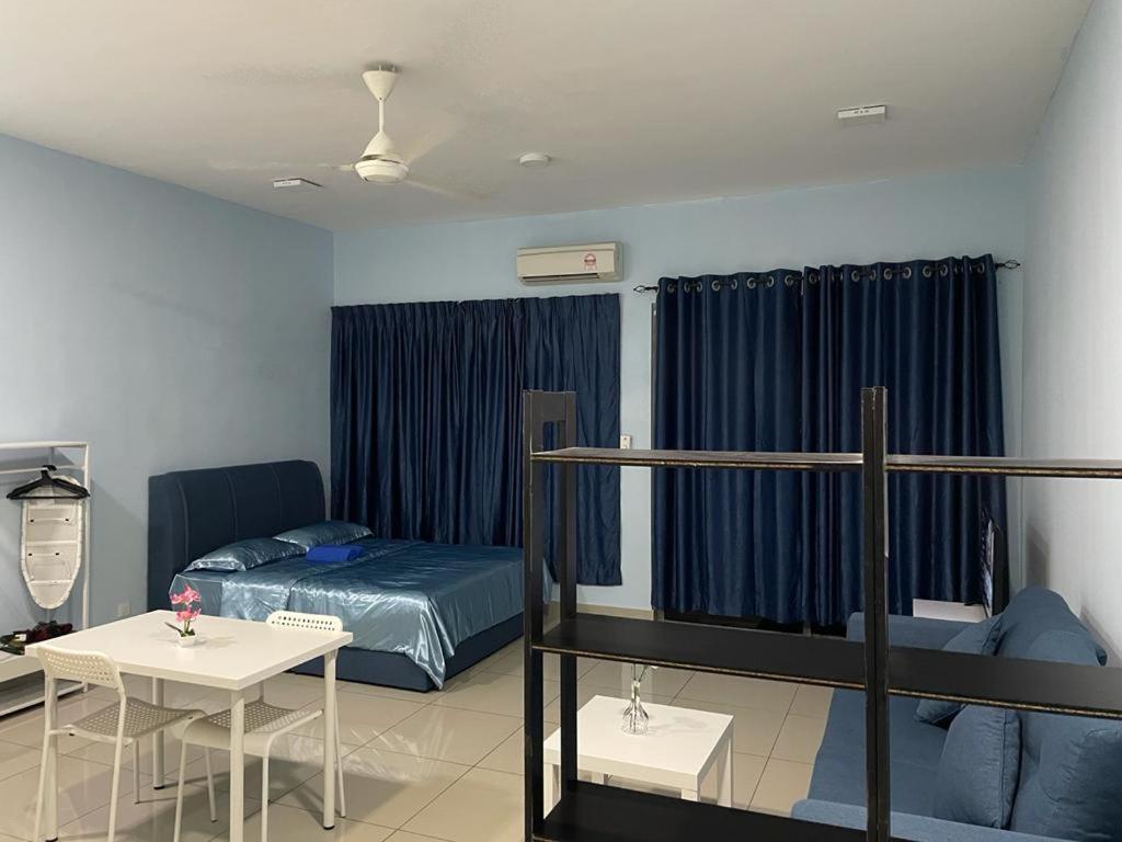 Cozy Studio Unit,Cyberjaya,Wifi, Netflix,Free Parking Exterior photo