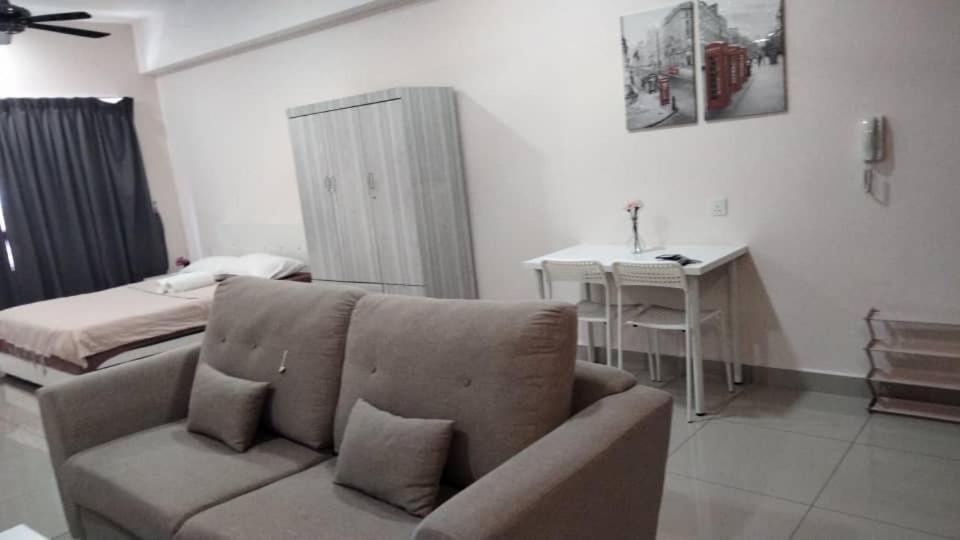 Cozy Studio Unit,Cyberjaya,Wifi, Netflix,Free Parking Exterior photo